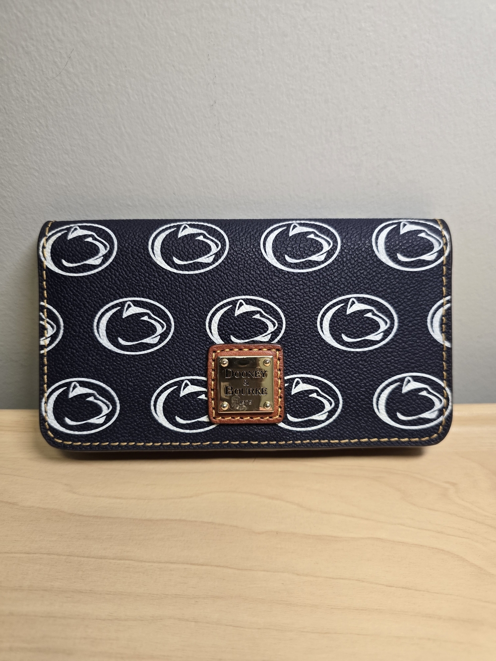 DOONEY & BOURKE Penn State PSU Navy Snap Small Phone Wallet White Logo Print